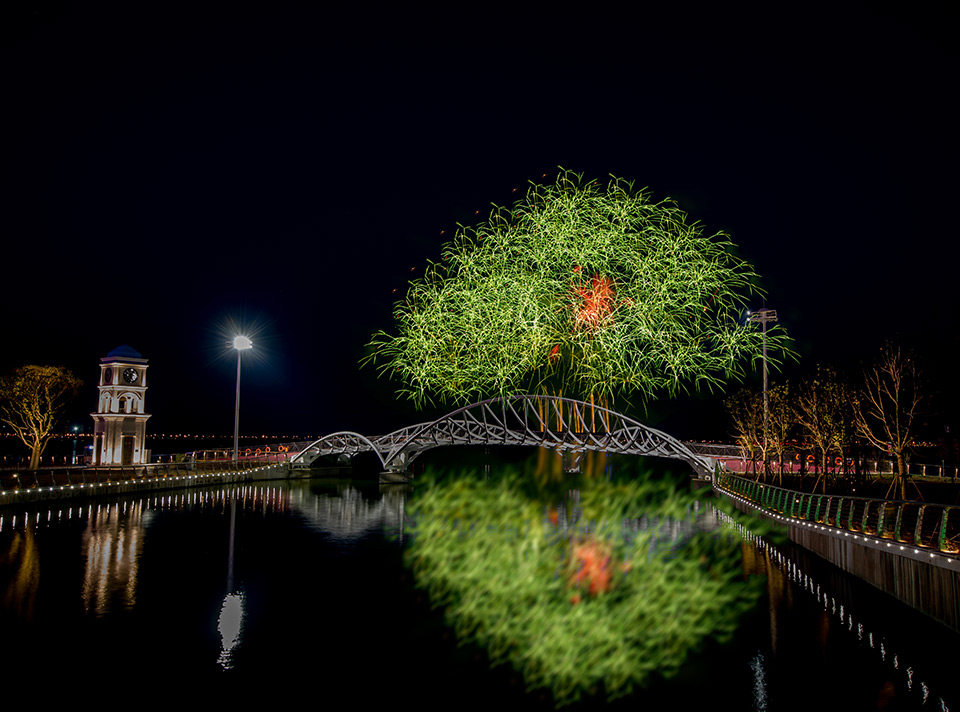 【上?！坑靡粓?chǎng)煙花大秀迎接2021，期待美好如期而至！